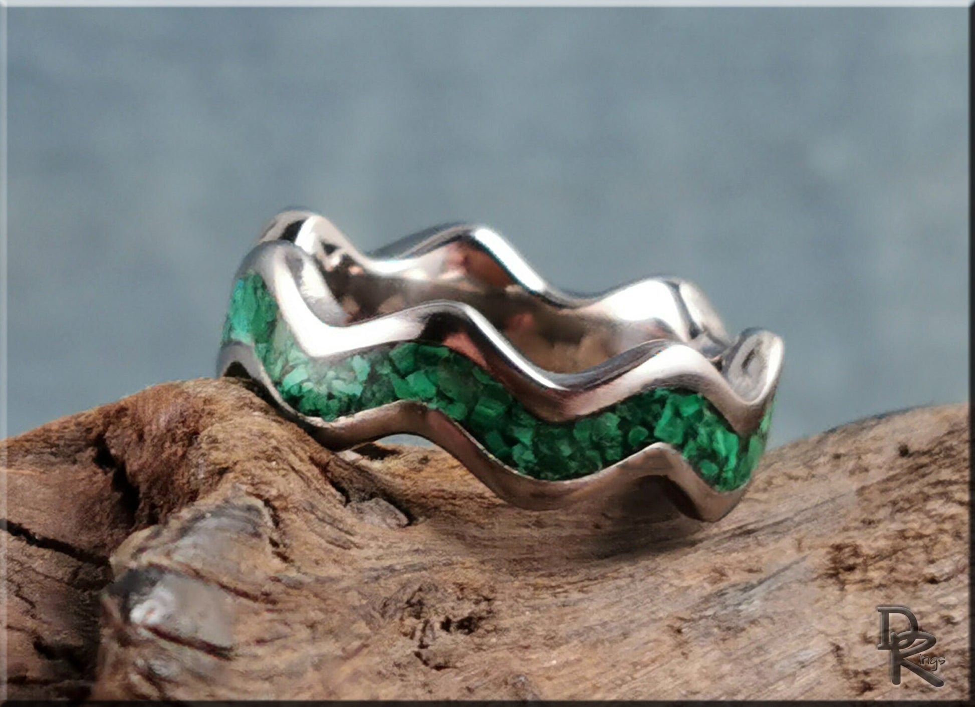 Titanium Clamshell Ring w/Green Malachite inlay - metal ring