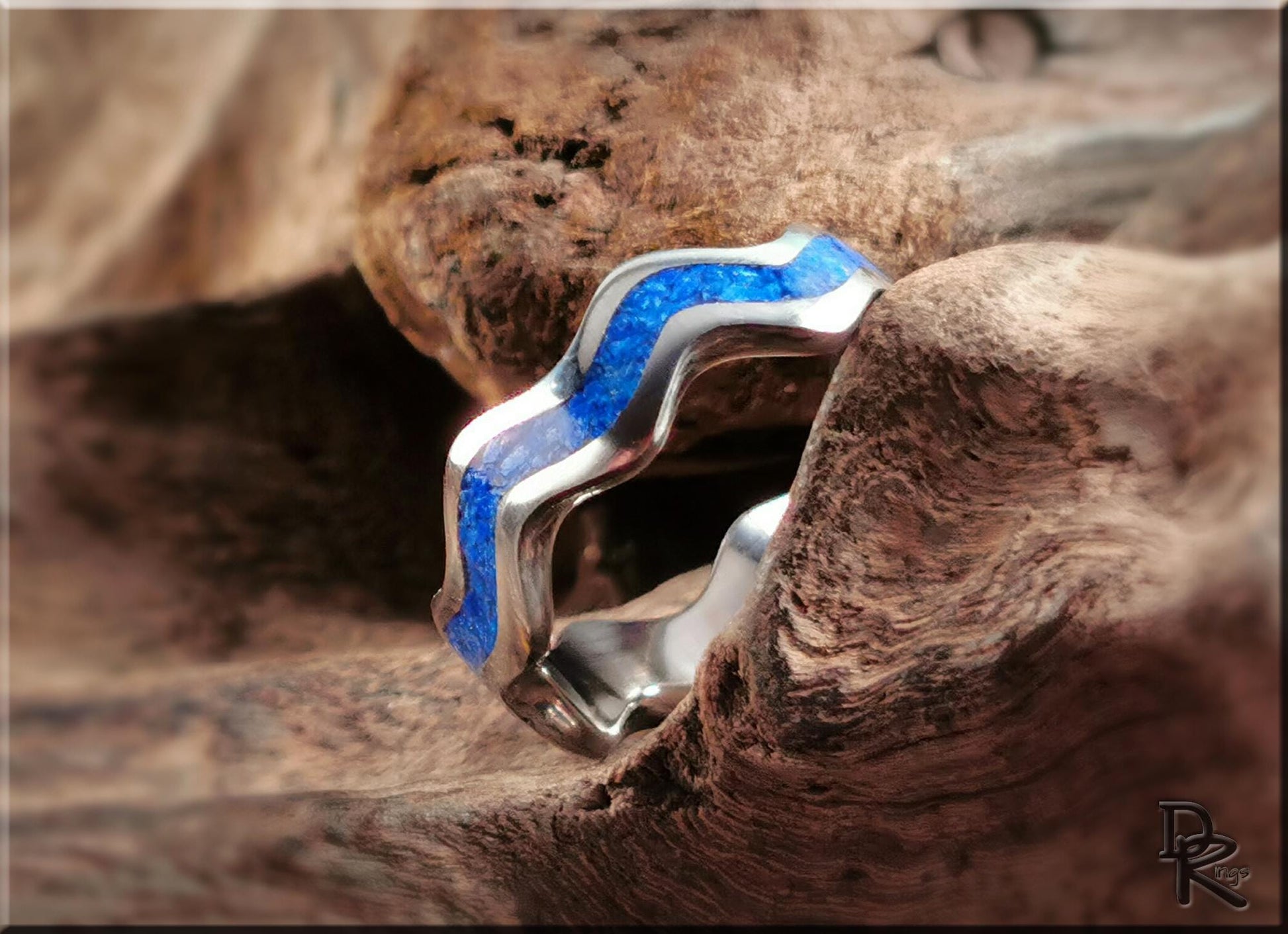 Titanium Clamshell Ring w/Lapis Lazuli inlay - metal ring