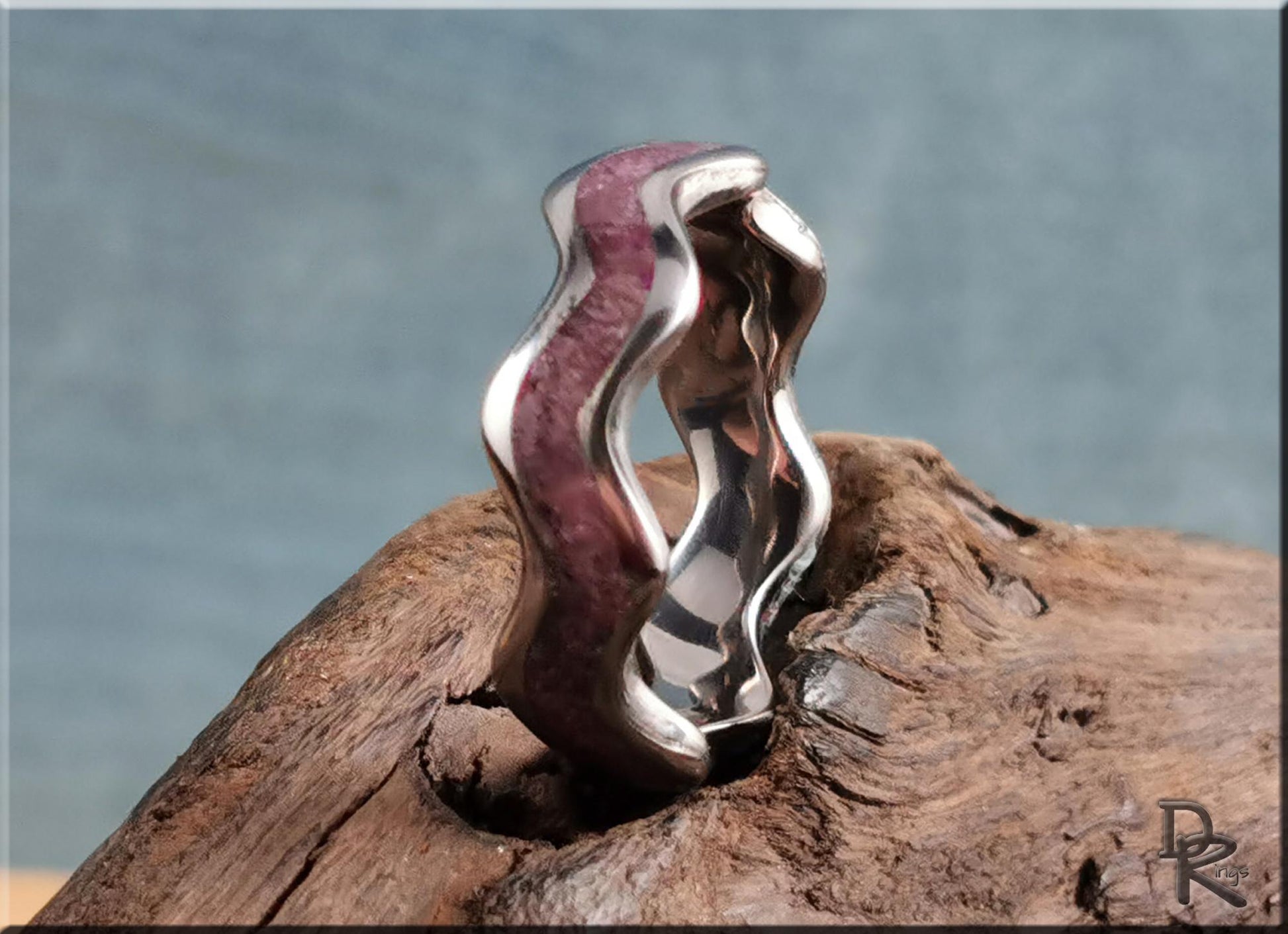 Titanium Clamshell Ring w/Red Aventurine inlay - metal ring