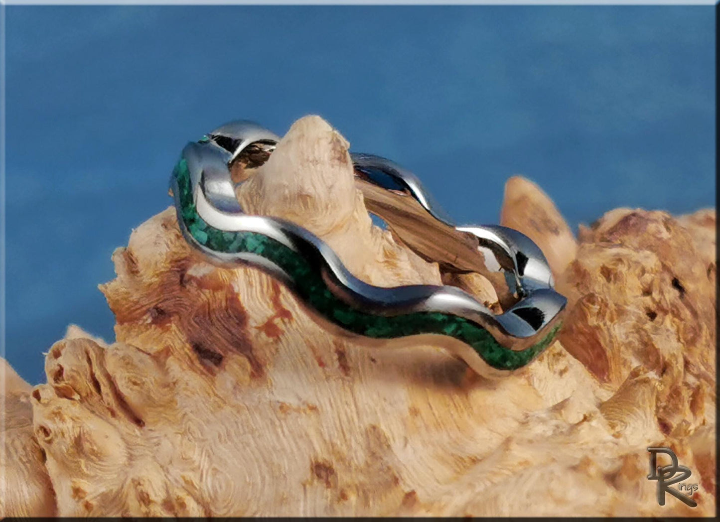 Titanium 4mm Clamshell Ring w/Green Malachite inlay - metal ring