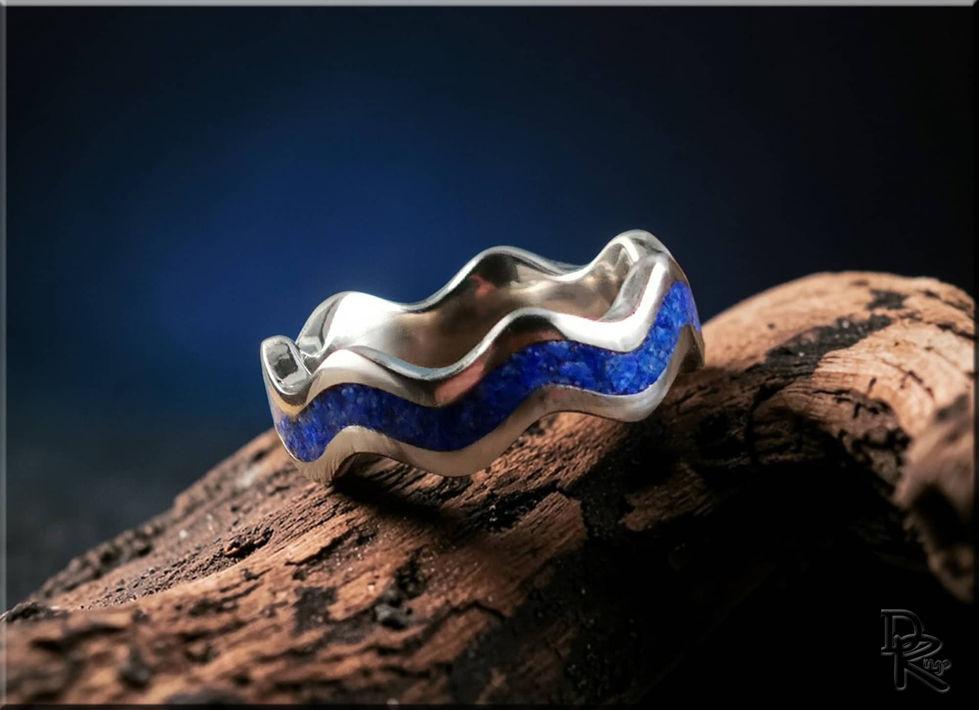 Titanium Clamshell Ring with Lapis Lazuli Inlay