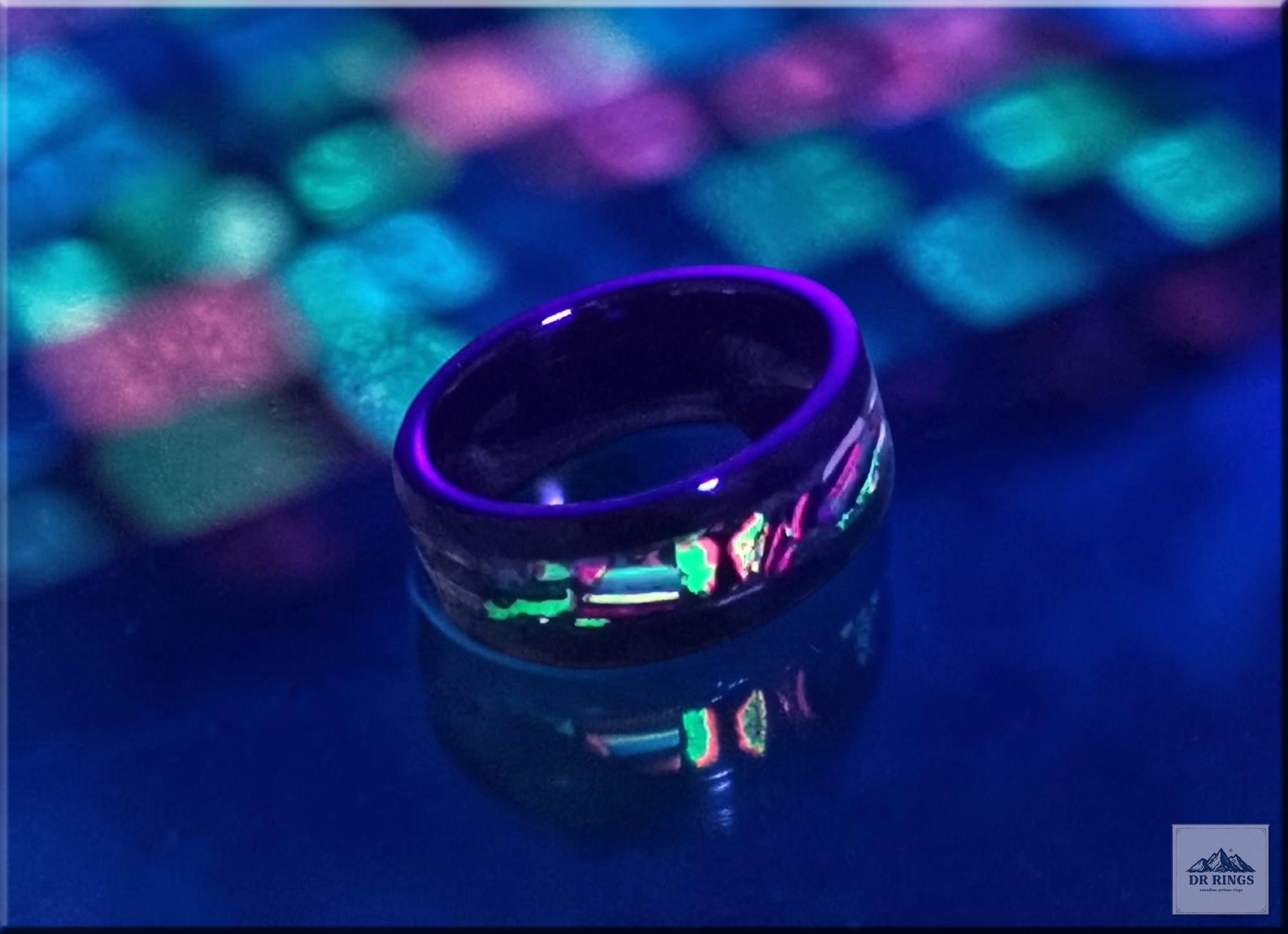 Hammered Black Ceramic Ring with Vintage 'Funkite' Inlay
