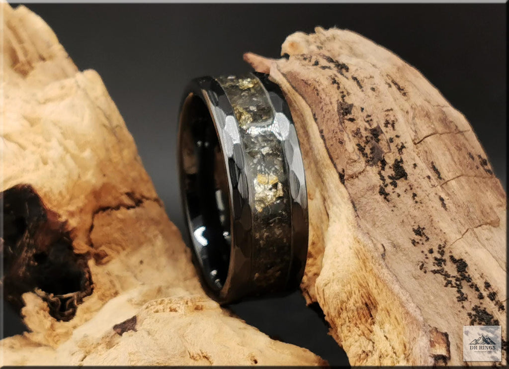 Hammered Black Ceramic Ring with Labradorite and Black Australian Opal inlay