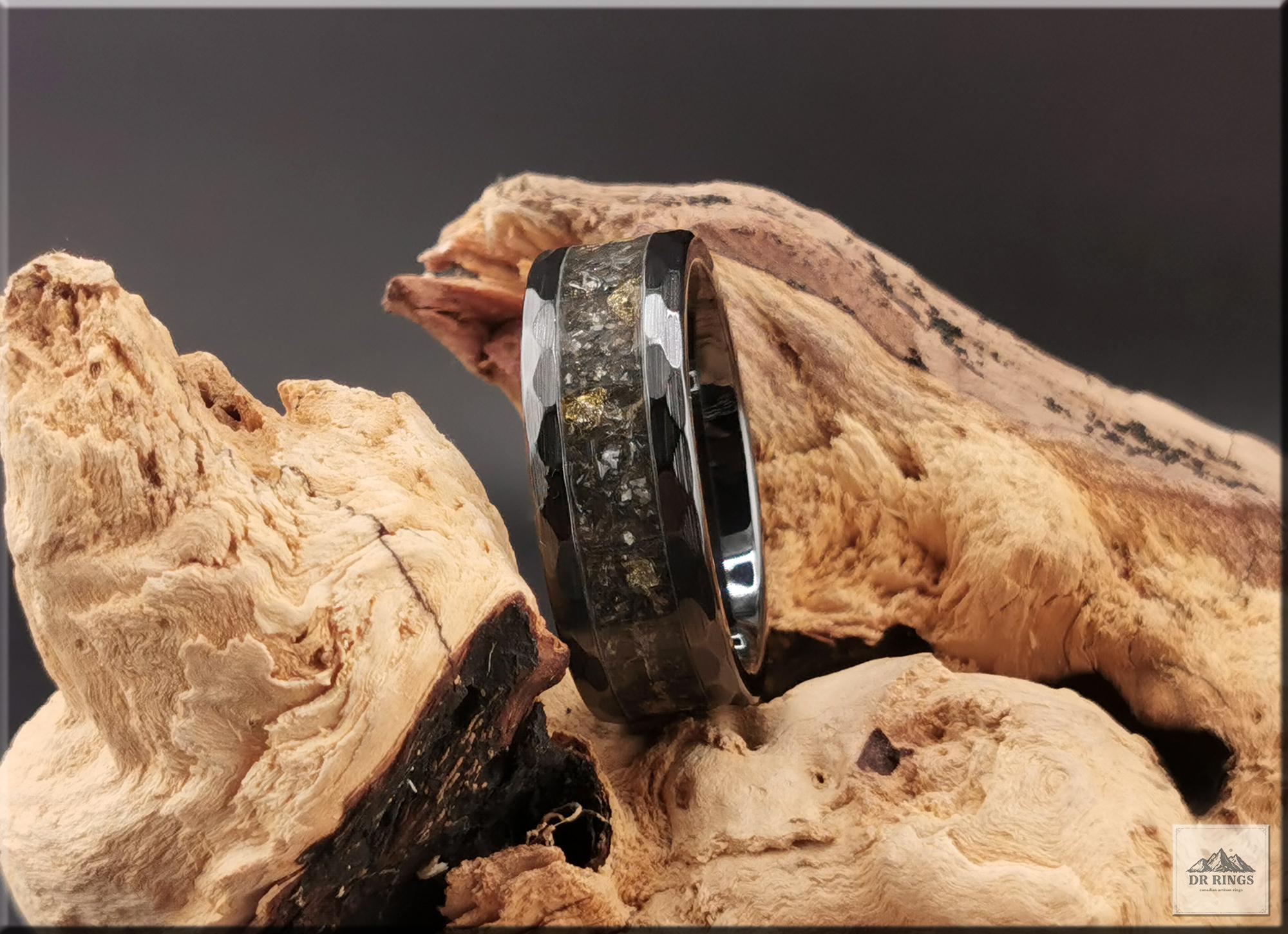 Hammered Black Ceramic Ring with Labradorite and Black Australian Opal inlay
