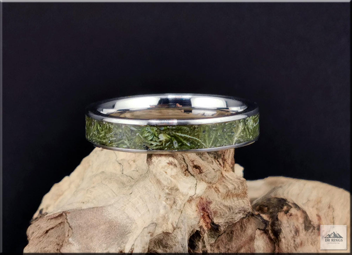 Titanium Ring with Genuine Sphagnum Moss inlay